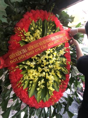 vòng hoa viếng nghĩa trang liệt sĩ 27/7