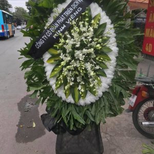 Vòng hoa trắng 01