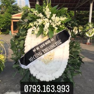 Vòng hoa trắng 03