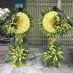 Vòng Hoa Viếng Kiểu Sài Gòn