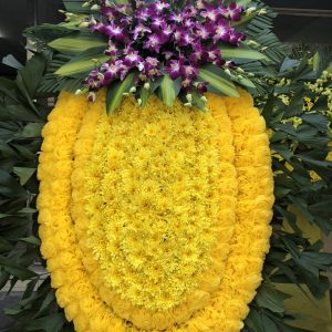 vòng hoa tang lễ cúc vàng lan tím