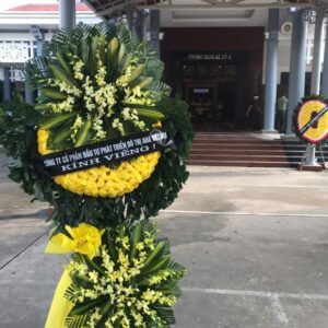 VÒNG HOA TANG LỄ CẦU GIẤY