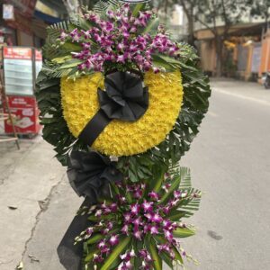 Đặt vòng hoa tang lễ